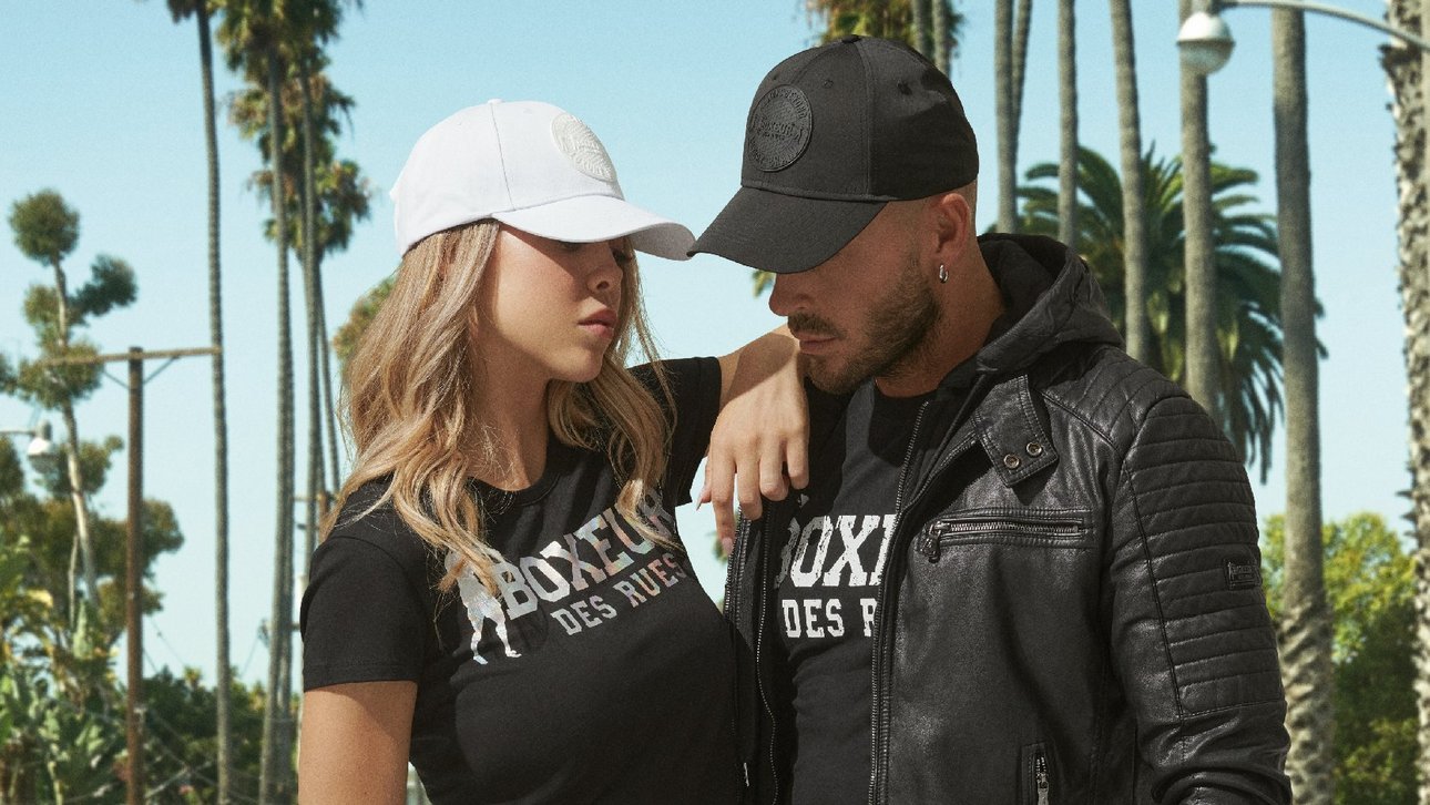 Mann und Frau mit Caps von Boxeur des Rues