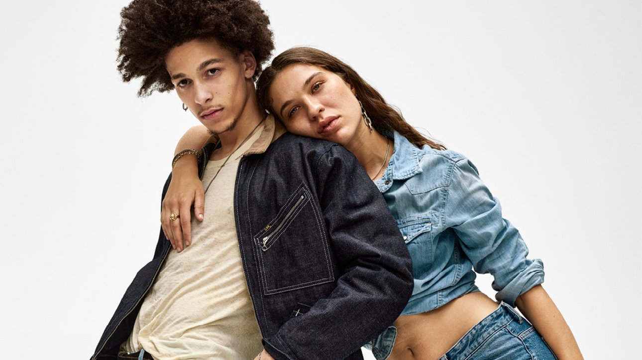 Paar in Denim-Style von Lee
